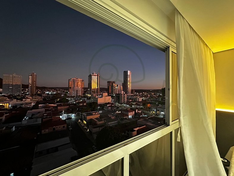 Piscina com vista da cidade