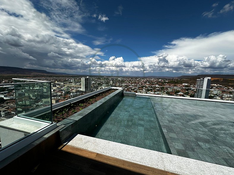 Piscina com vista da cidade